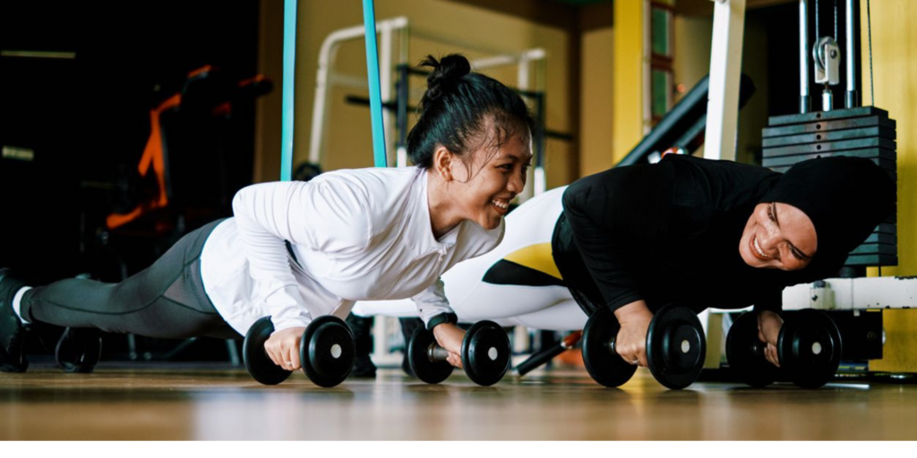 Foto, Idade 20-30, Asiática, Feminina, Getty, Pessoa de Cor (POC), Força, Forte, Treinamento com Pesos, Estilo de Vida Ativo, Exercício, Flexão de Braço, Humano, Pessoa Rifka Hayati/Getty Images Rifka Hayati/Getty Images
